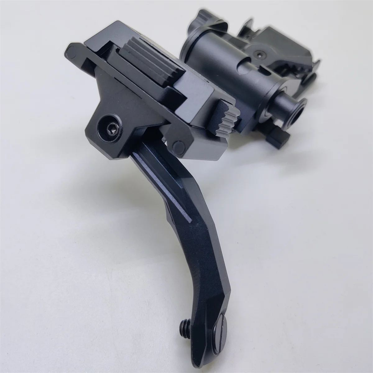 Soporte de brazo en J de visión nocturna para PVS-14, soporte de nailon ultraligero de brazo único/doble para fijación de casco - imagen 4