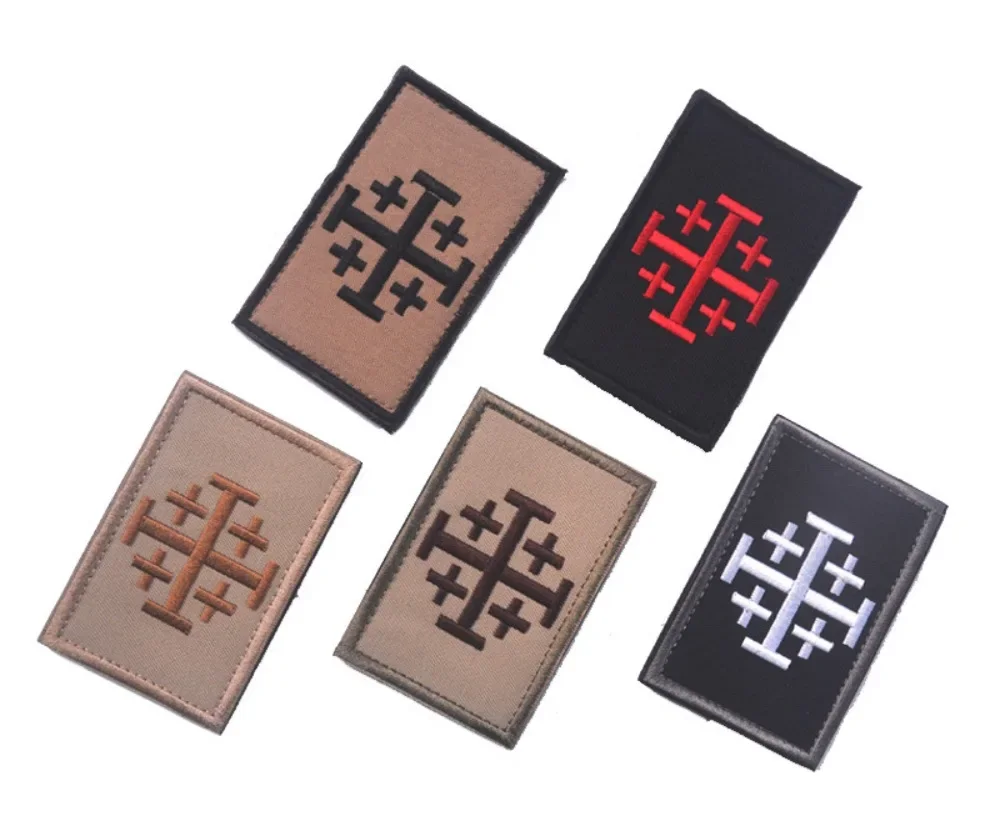 Detalle del emblema con estética táctica