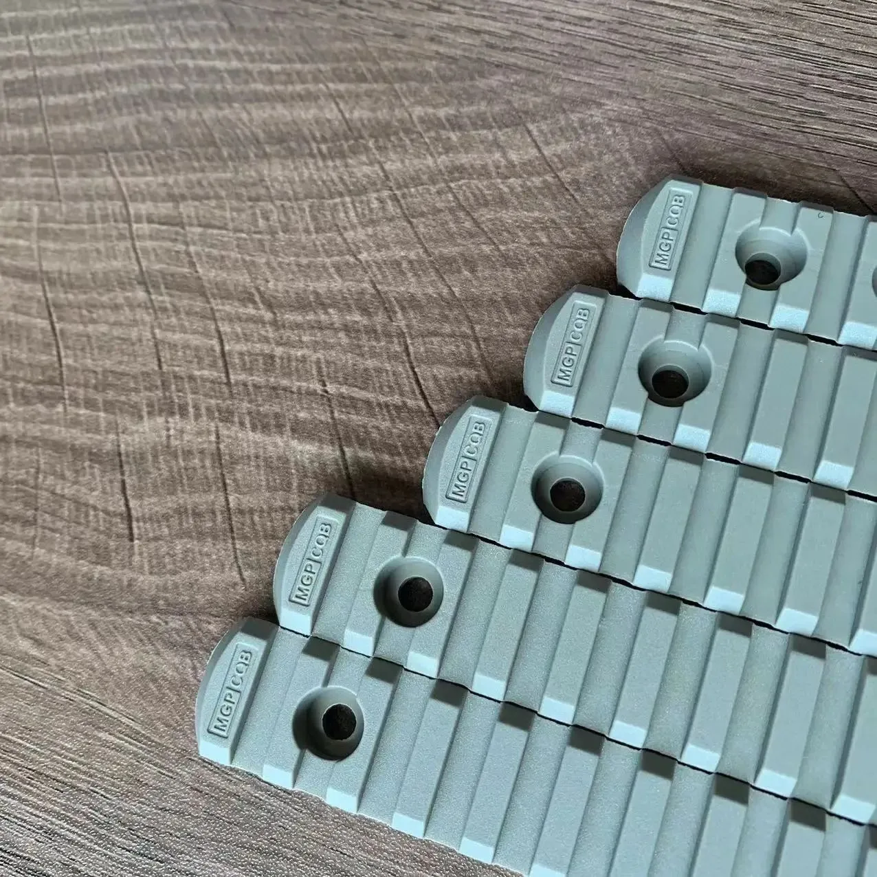 Carril guía de nailon Element MLOK con tiras de madera en forma de pez, riel guía metálico ajustable de 20 mm con diseño de espina de pescado. - imagen 2