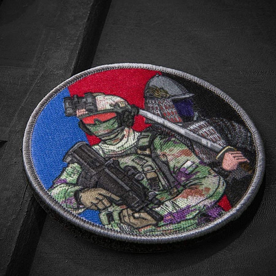 Armored Samurai And Camouflage Warrior Embroidery Patch Round Badge for Clothing Backpack Decoration - imagen 3