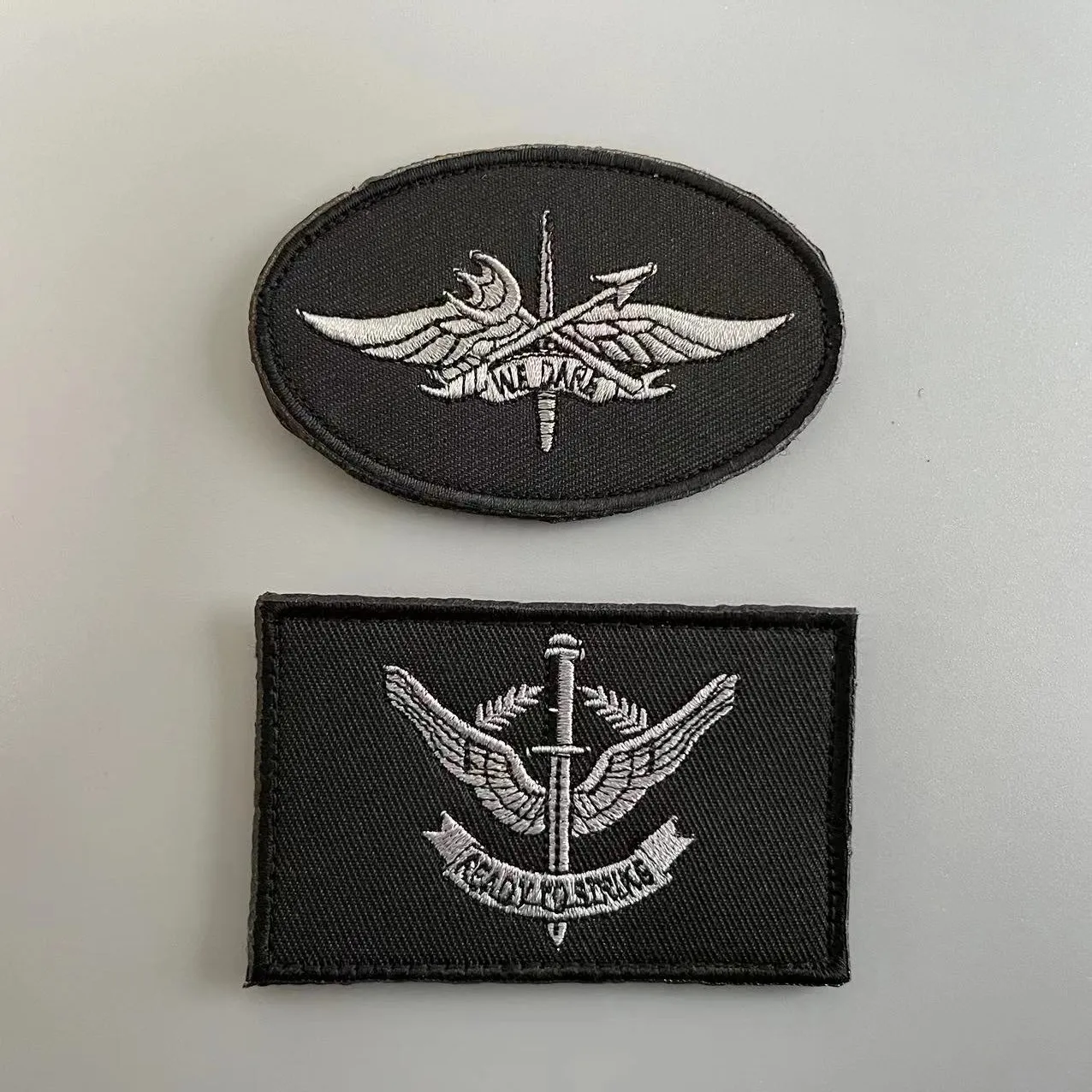 Parche de Velcro bordado de espada de ala pirata, equipo táctico para exteriores, insignia de moral para ropa, aplique de mochila - imagen 4