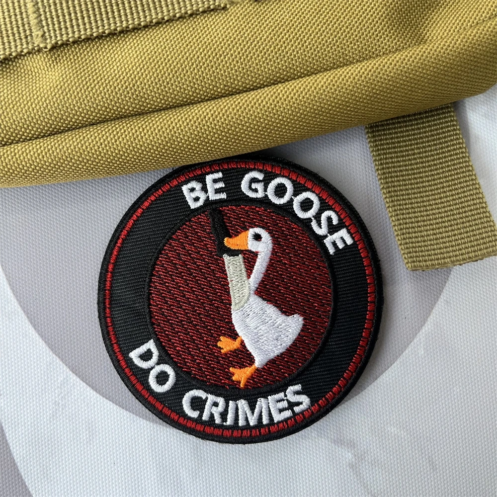 Parche bordado de pato con cuchillo, pegatina de gancho y bucle, emblema táctico de moral, mochila - imagen 2