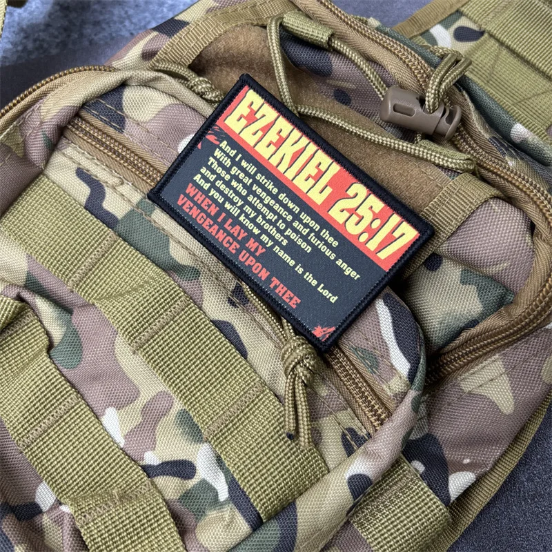 Parche táctico bordado frase bíblica Ezekiel con velcro gancho-bucle