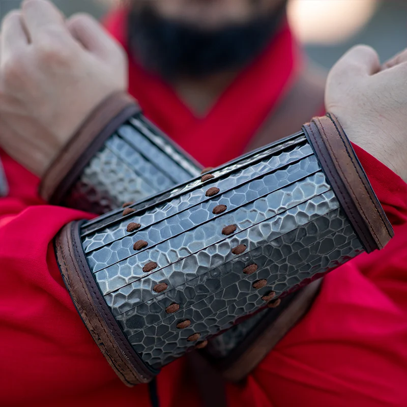 Protector de muñeca de cuero de aleación de estilo chino ajustable para protección deportiva y fitness - imagen 2