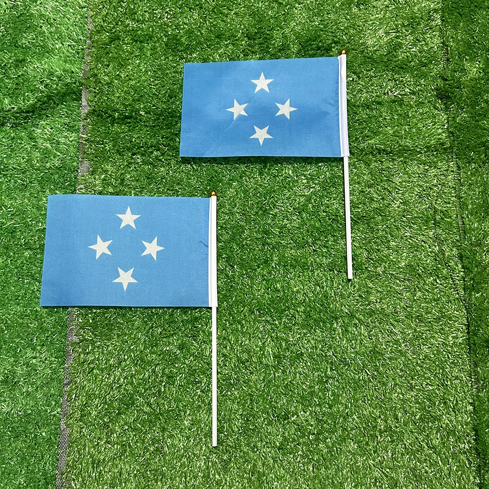 Bandera del cielo bandera de Micronesia bandera de mano 10/20/50/100pcs 21*14cm bandera de Micronesia ondea a mano con poste de plástico para la decoración de la actividad deportiva - imagen 3