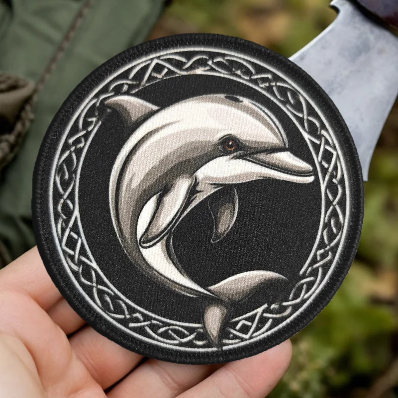 Parche con estampado de delfines de Anime, chaleco táctico, insignia de moral con gancho y bucle, pegatinas para mochila militar, parches para brazalete para ropa - imagen 3