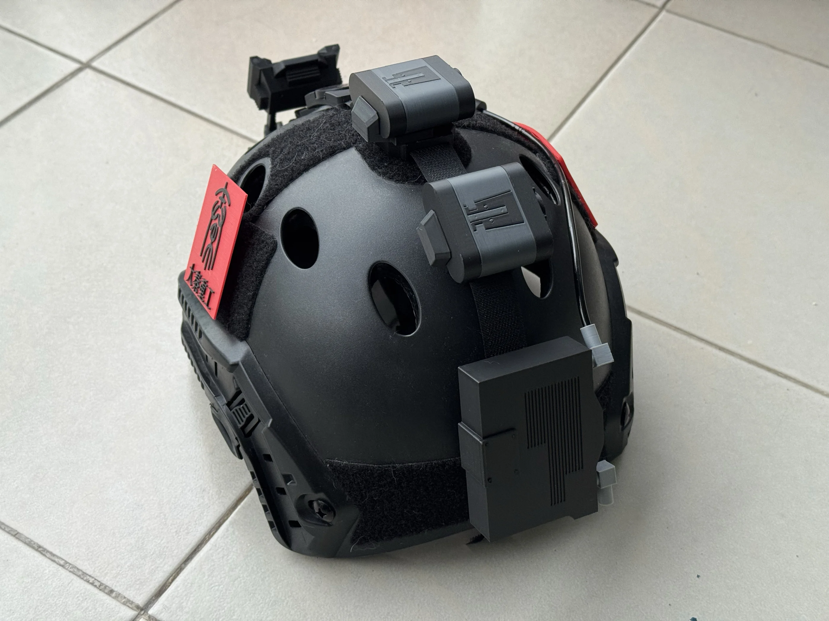 Modelo de grabadora táctica de casco para deportes al aire libre, diseño simulado, accesorios de diseño de casco con impresión 3D - imagen 5