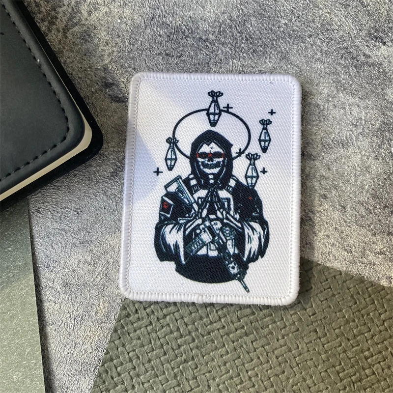 Insignia de moral "Death is inforgivable", parche de gancho y bucle, brazalete militar con calavera táctica, accesorios para mochila al aire libre, pegatinas - imagen 3
