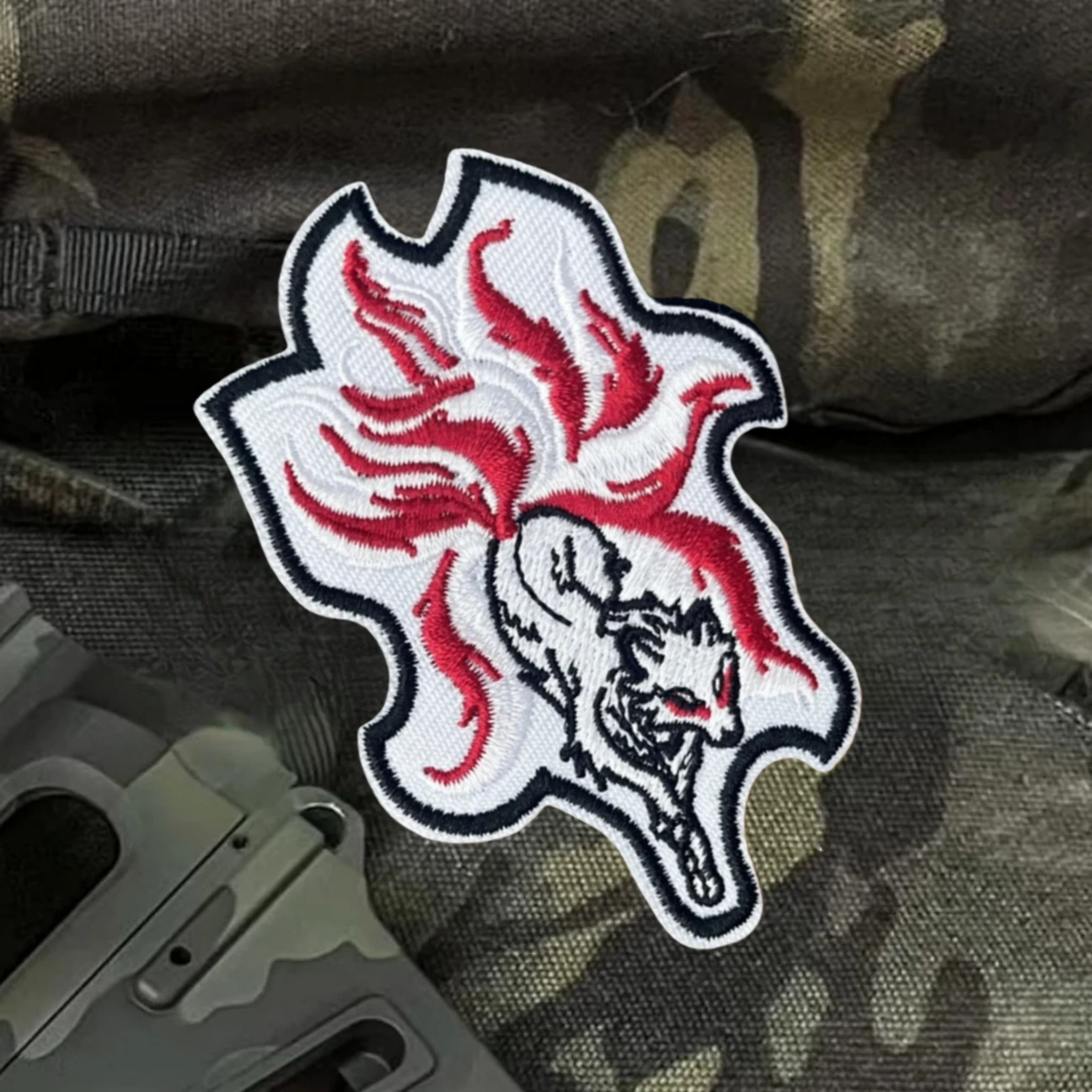 Parches bordados con insignia de moral divertida de zorro de nueve colas para ropa, brazalete militar táctico, pegatinas para mochila con gancho y bucle - imagen 4