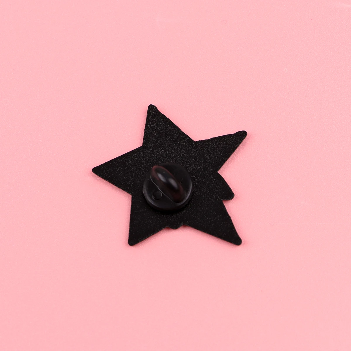 Pin esmaltado de pez dorado para solapa, broches de pez de dibujos animados para mujer, decoración de ropa, alfileres de Metal, mochila, sombrero, insignia, accesorios - imagen 4