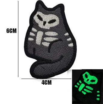 Insignia de moral de gato que brilla en la noche de Halloween, parches tácticos de velcro, brazalete bordado de dibujos animados, pegatina de decoración de mochila - imagen 3