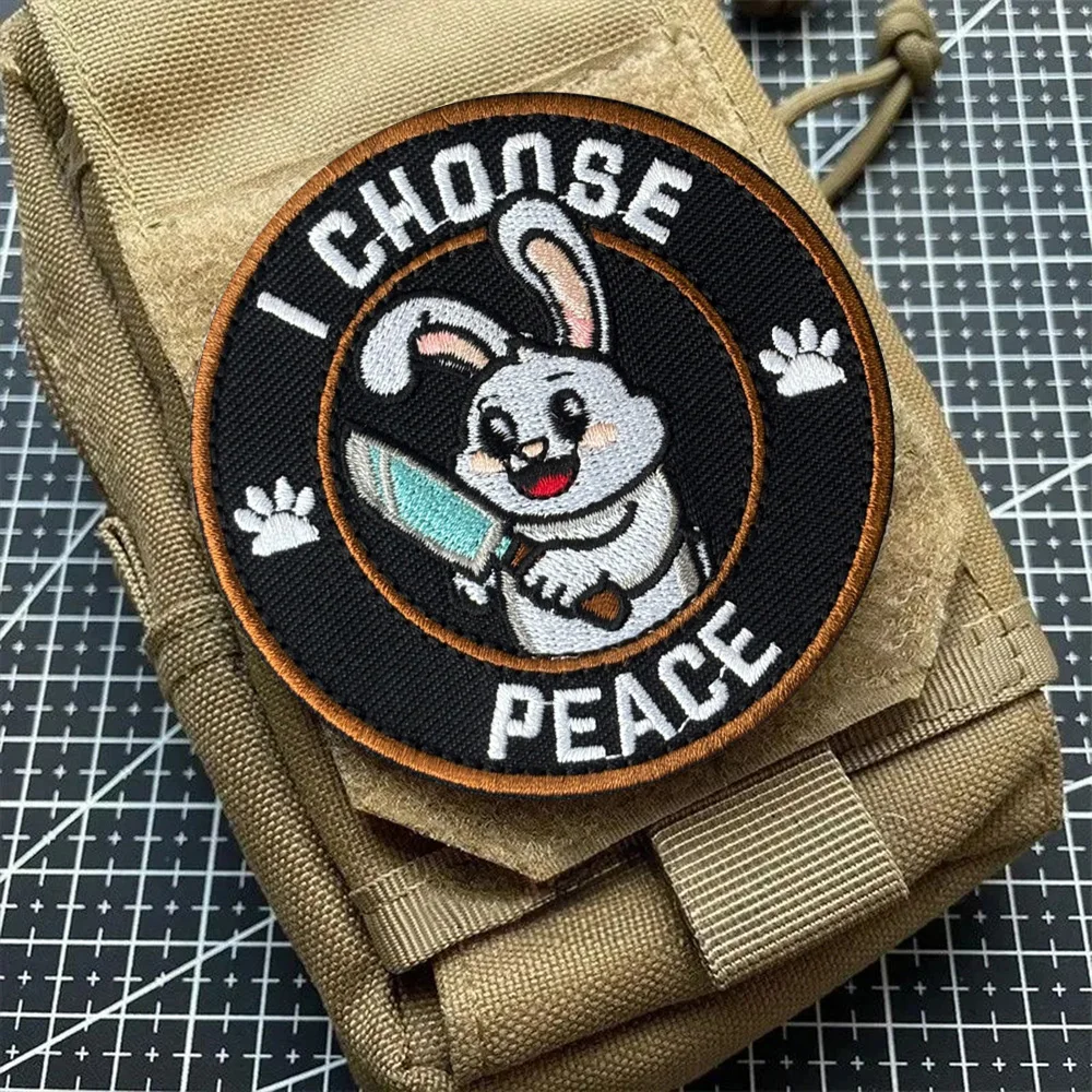 Parche táctico moral conejo I Choose PEACE bordado con gancho - imagen 5