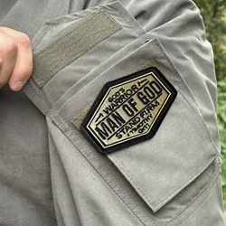 Parche táctico bordado con versículo bíblico 'Guerrero de Dios Hombre de Dios', con cierre de velcro, insignia militar, para brazalete y mochila