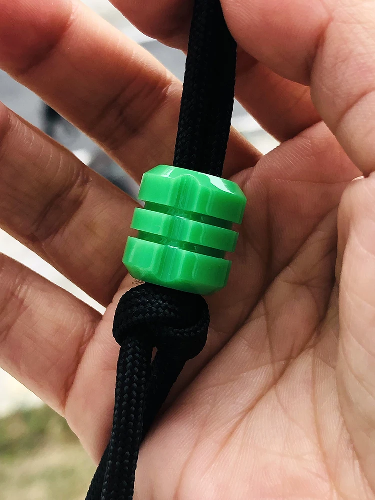Hebilla colgante de cuerda luminosa de resina para mochila, llavero que brilla en la oscuridad EDC, herramienta de bricolaje, accesorios de cuentas de cuchillo - imagen 4