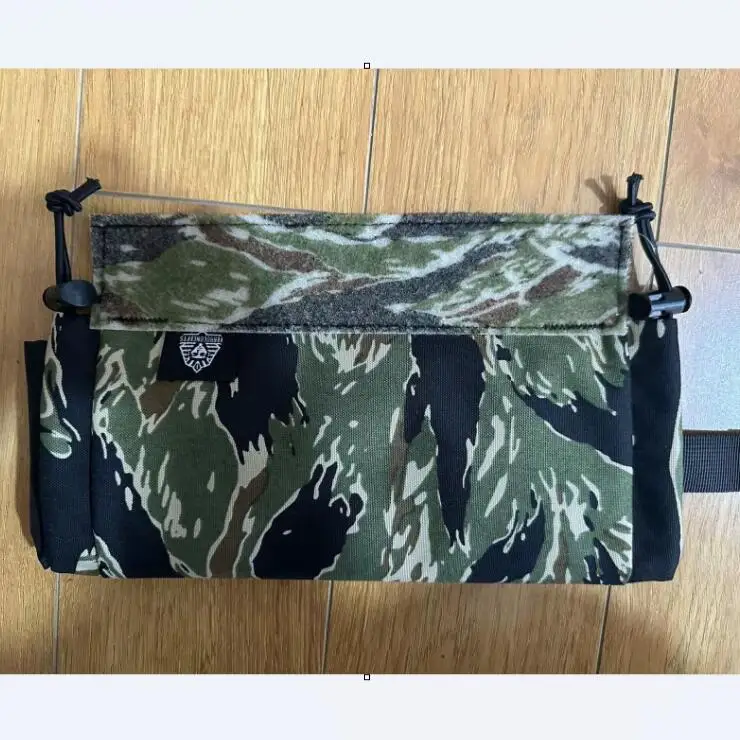 Bolsa médica con patrón de puntos para el pecho, chaleco táctico para exteriores, bolsa de rollo colgante para el pecho - imagen 2