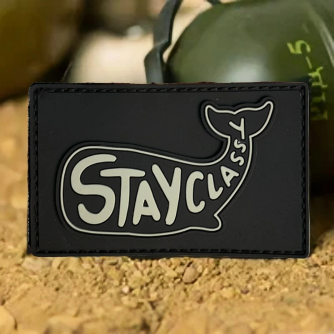 Parches de gancho y bucle de PVC 3D de ballena "Stay Classy" para ropa, insignia de moral táctica, brazalete militar, mochila, apliques adhesivos
