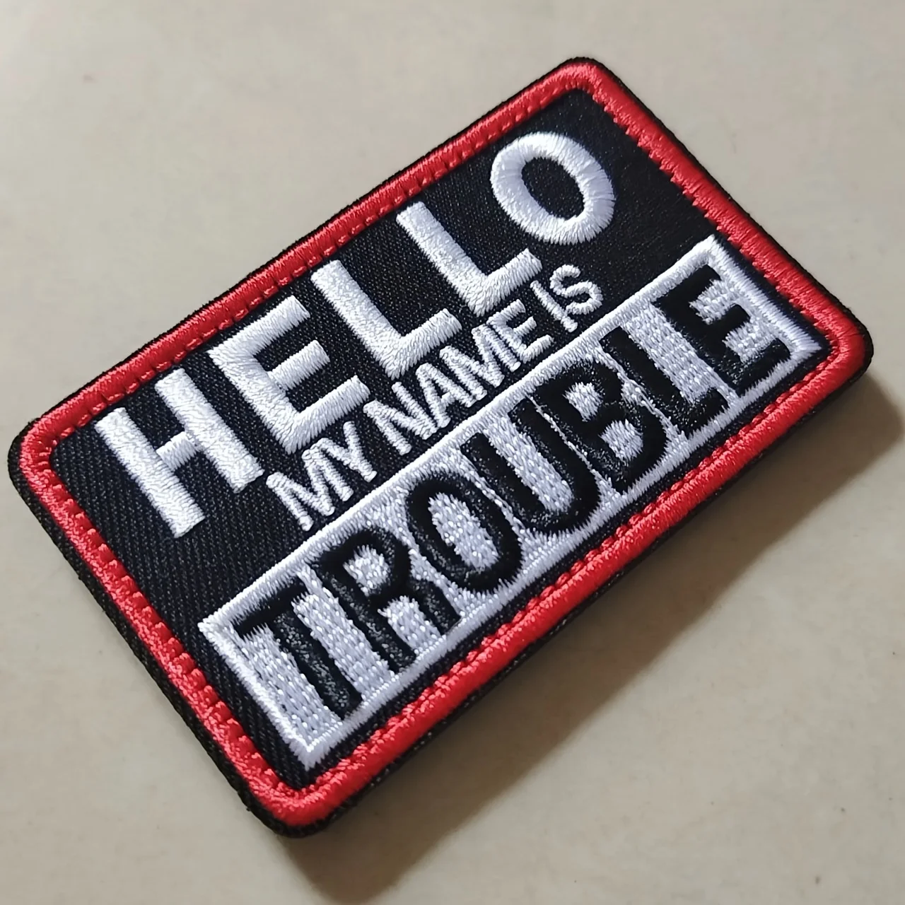 Parche divertido Meme "Hola mi nombre es problemas" Velcros táctico cierre de gancho y bucle-insignia bordada militar para mochila - imagen 2