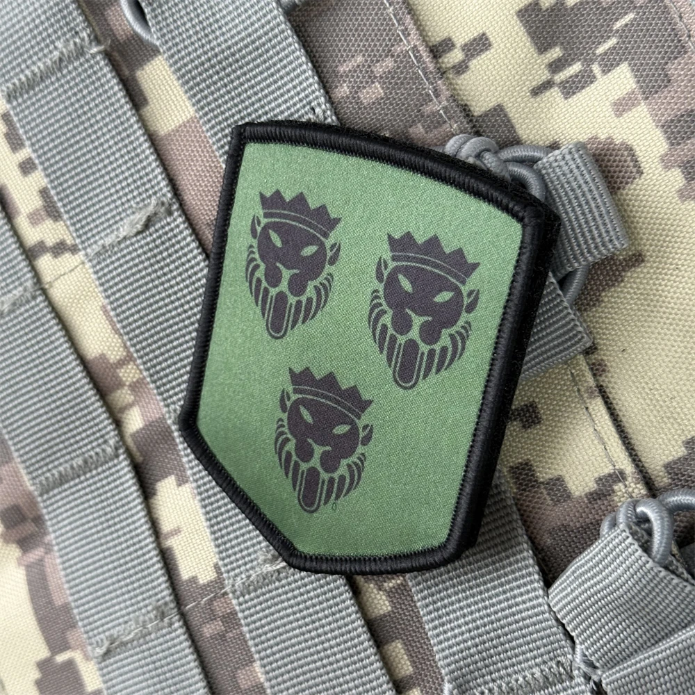 Parche de bandera de corona, insignia de moral táctica, emblema del ejército militar, pegatina para mochila, parches de gancho y bucle impresos para ropa - imagen 3