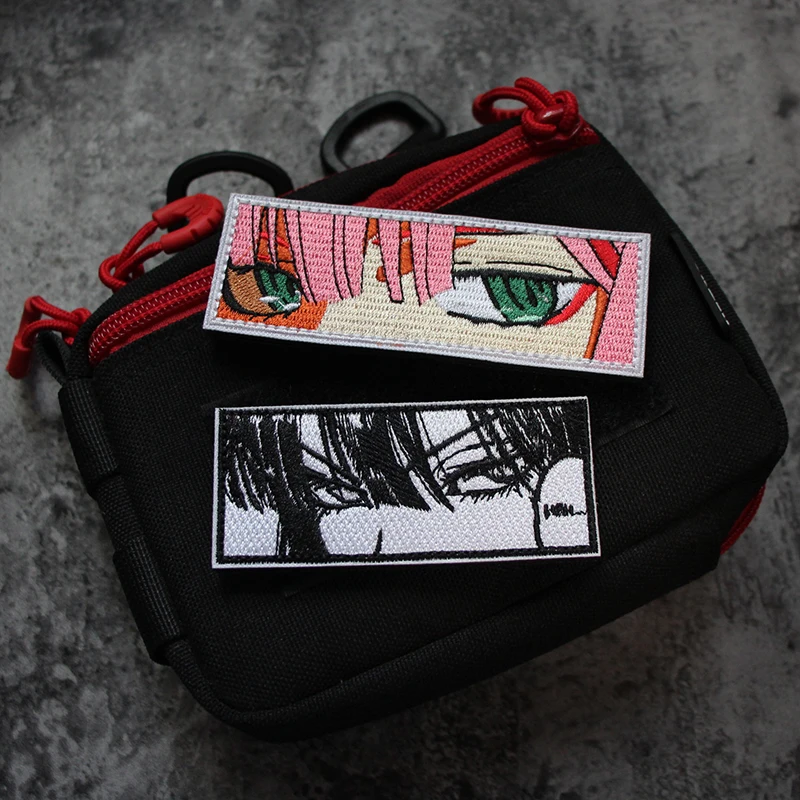 Insignia bordada 3D de estilo Anime, ojos de niña bidimensionales, brazalete con personalidad de media cara, bolsa táctica, pegatina, parches para mochila - imagen 4