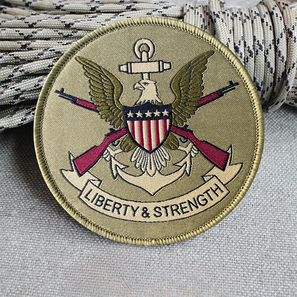 Parche táctico Liberty & Strength – Insignia militar con velcro - imagen 3