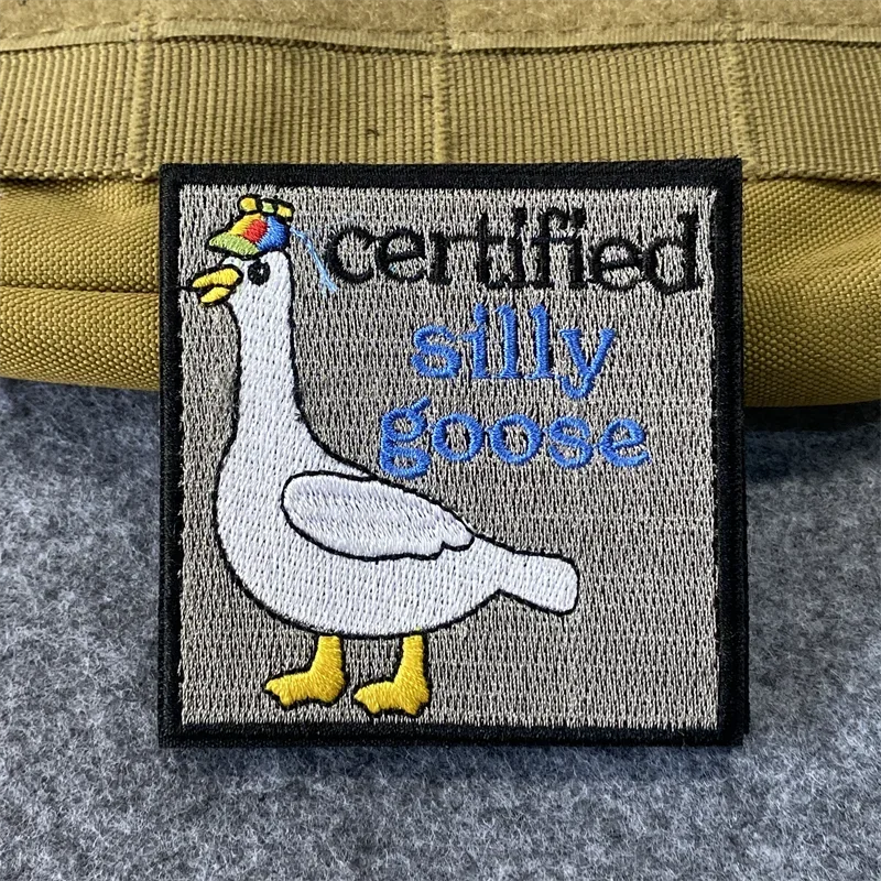 Parche bordado de animales de ganso Silly, insignia de moral de gancho y bucle, accesorios decorativos para ropa y mochila, certificado - imagen 4