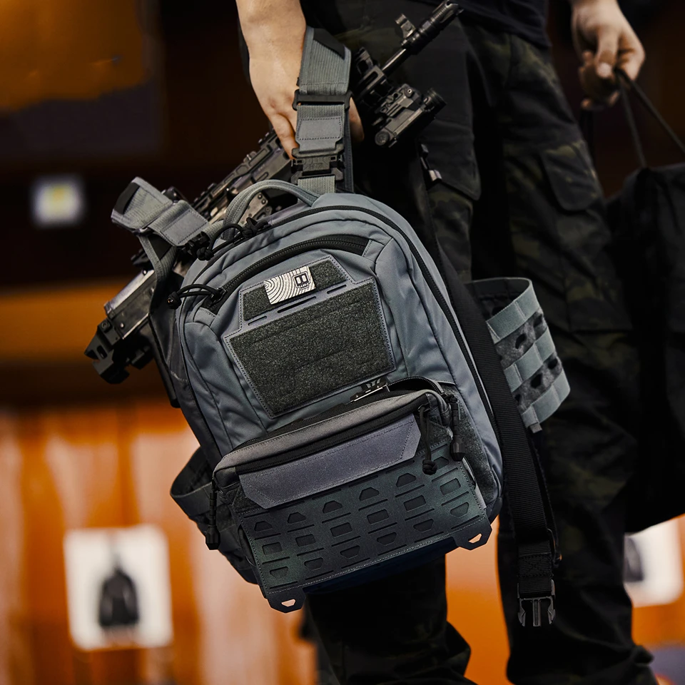 Mini insignia táctica de celosía de esqueleto que brilla en la oscuridad, parche luminoso de ganancia vacía de villano de 1 pulgada para ropa y bolsa decorativa - imagen 5