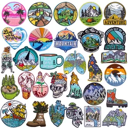 Nuevo insignia personalizada para acampar al aire libre, insignia de pico de montaña empinada bordada, sol, montaña, DIY, mochila, chaleco, parche de gancho y bucle