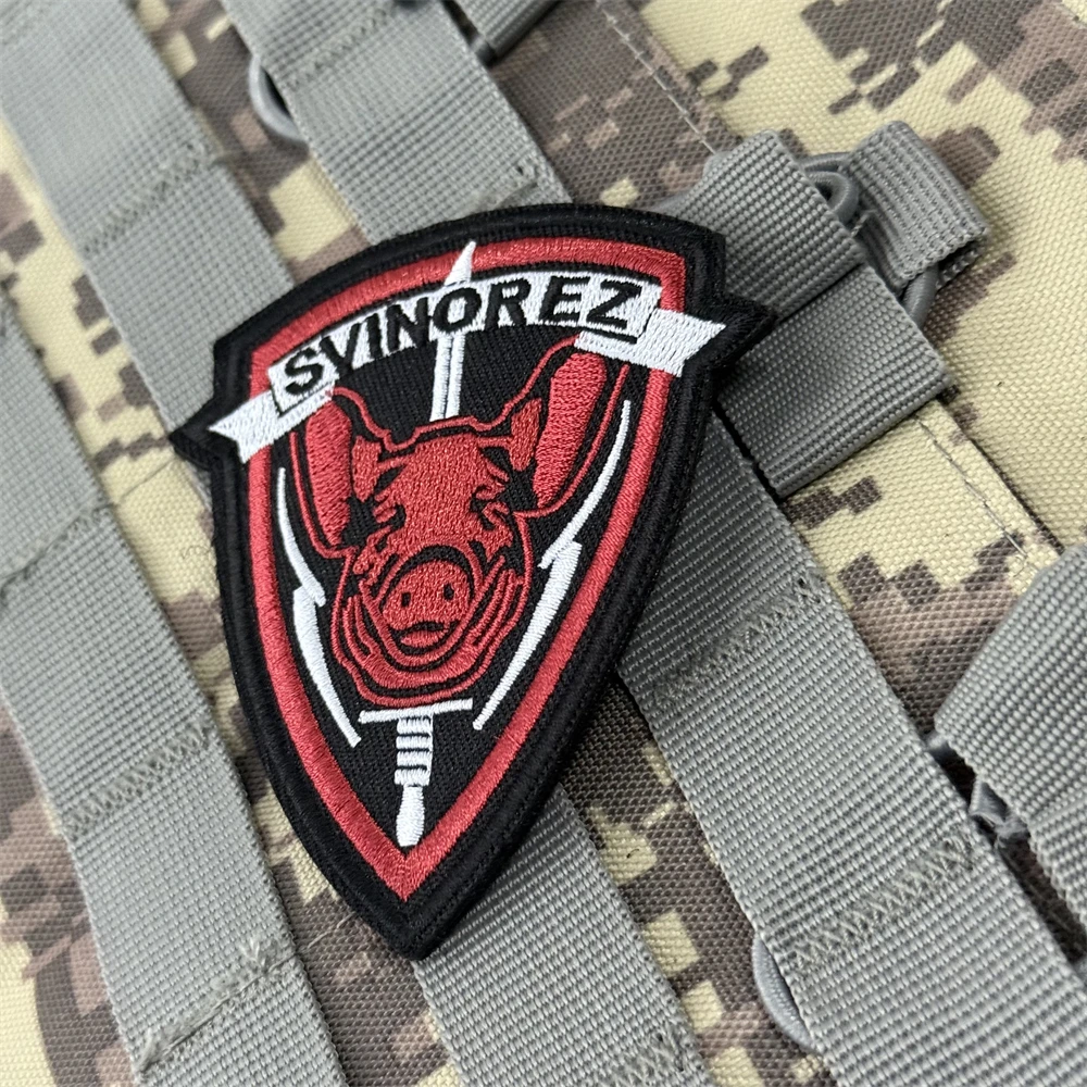 Parche de cerdo y espada, insignia de moral táctica, parches de gancho y bucle bordados, brazalete militar táctico, pegatina para mochila - imagen 2