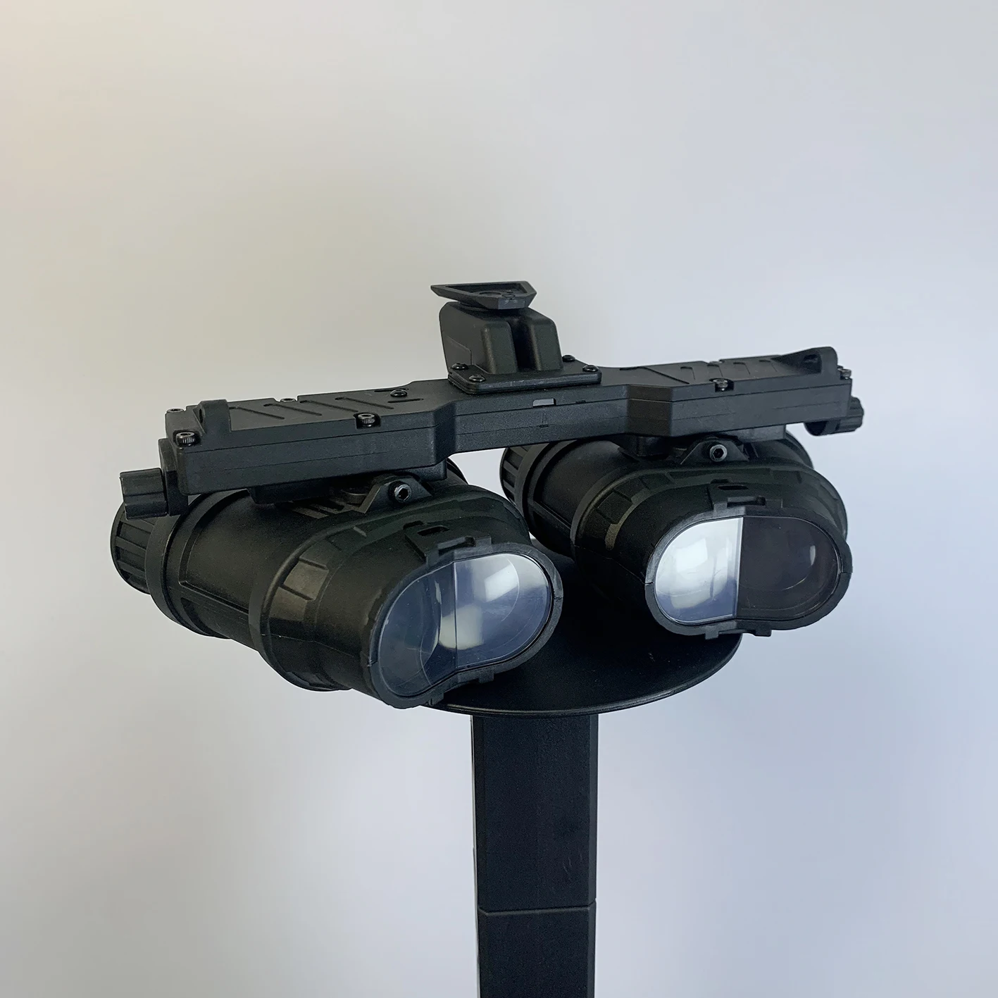 Dispositivo de visión nocturna de seis ojos modelo FMA GPNVG18 casco táctico accesorios para camión volquete - imagen 5