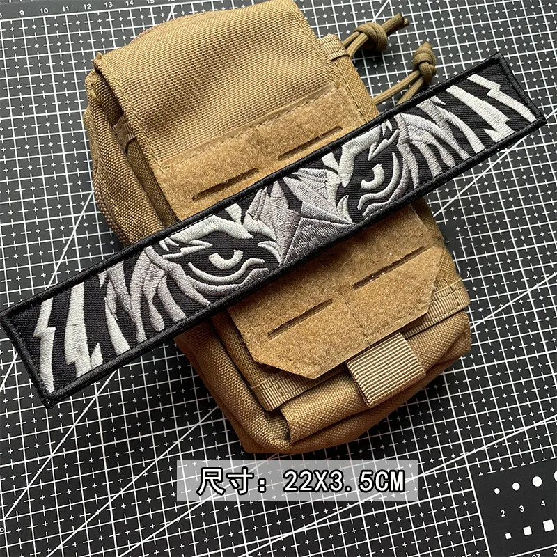Parches bordados de tigre del bosque oscuro de la muerte, amuleto del zodiaco largo del año natal, insignias con emblema táctico para decoración de ropa - imagen 4