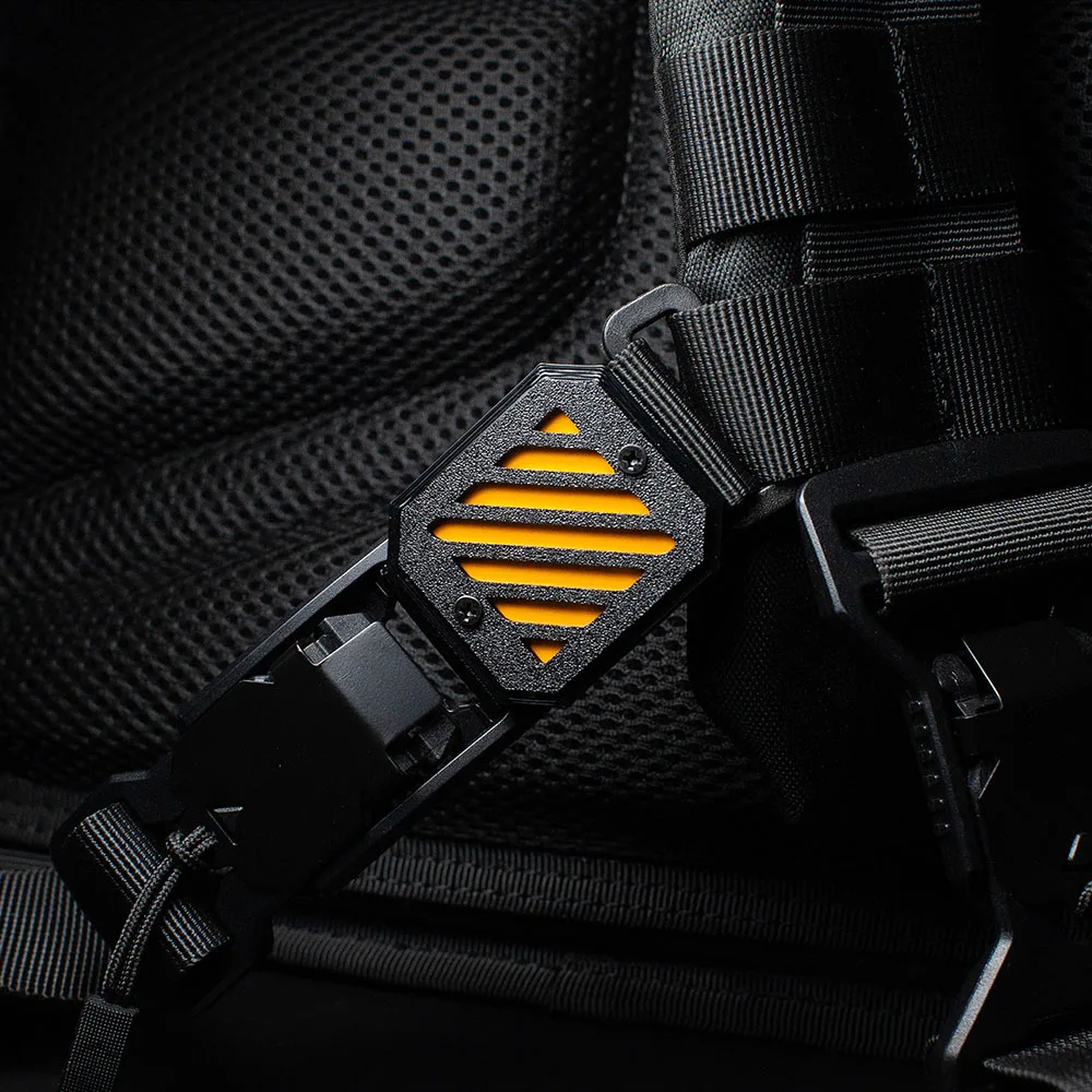 Panel de Velcro Luminoso para porta insignias de mochila - imagen 3