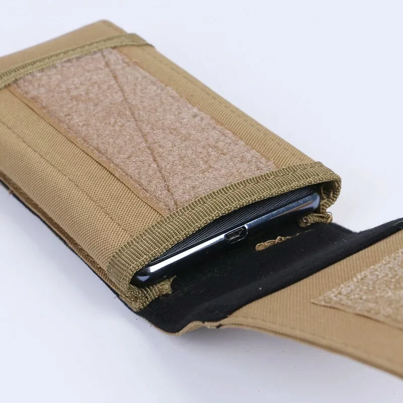 Interior flocado de la bolsa que muestra la protección acolchada