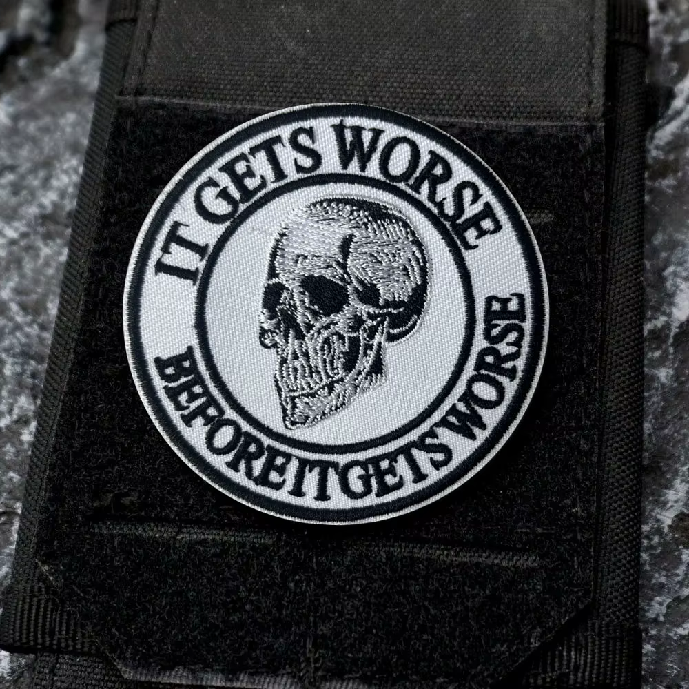Parche bordado calavera – Insignia moral táctica con velcro - imagen 4