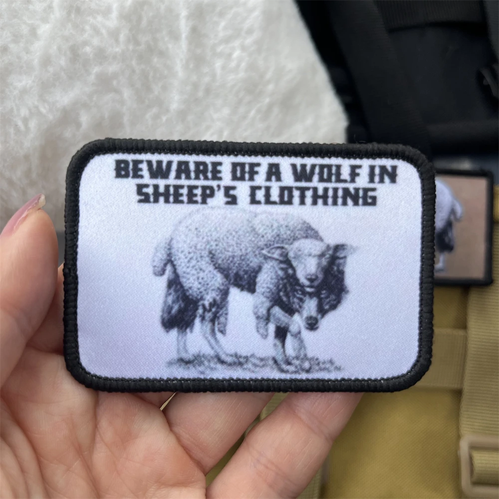 Parches tácticos de lobo en la ropa de oveja, insignia militar, bandera de Estados Unidos, brazalete de combate, mochila DIY, pegatinas de gancho y bucle - imagen 2