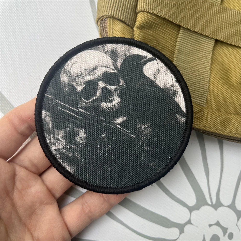 Parche de gancho y bucle con estampado Punk de cuervo en el cráneo, insignia de moral táctica, pegatina decorativa para mochila militar - imagen 2
