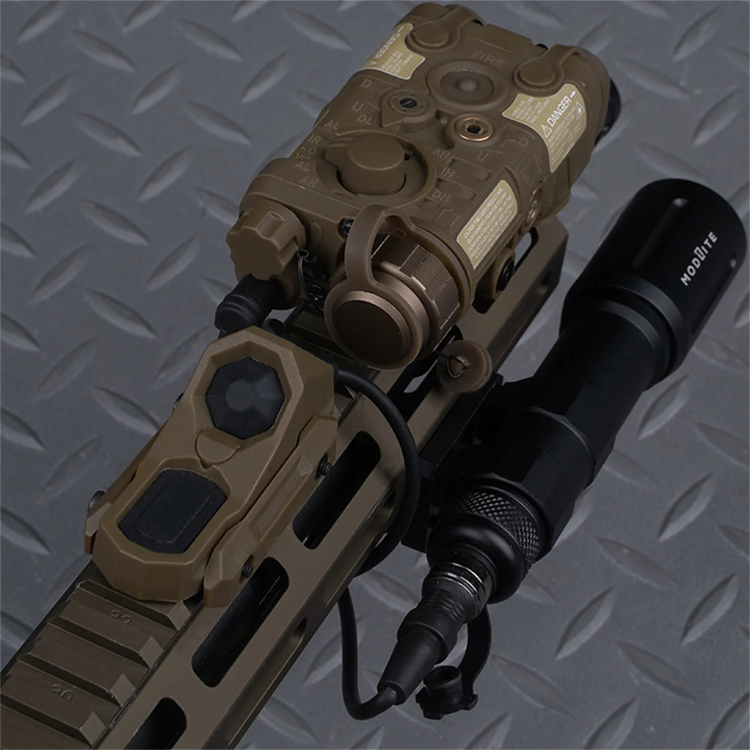 Interruptor Axon de presión táctica Airsoft, botón de Control remoto de doble función SF + enchufe trasero de 3,5 MM/2,5 MM, M300, M600, DBAL, PEQ, NGAL - imagen 3