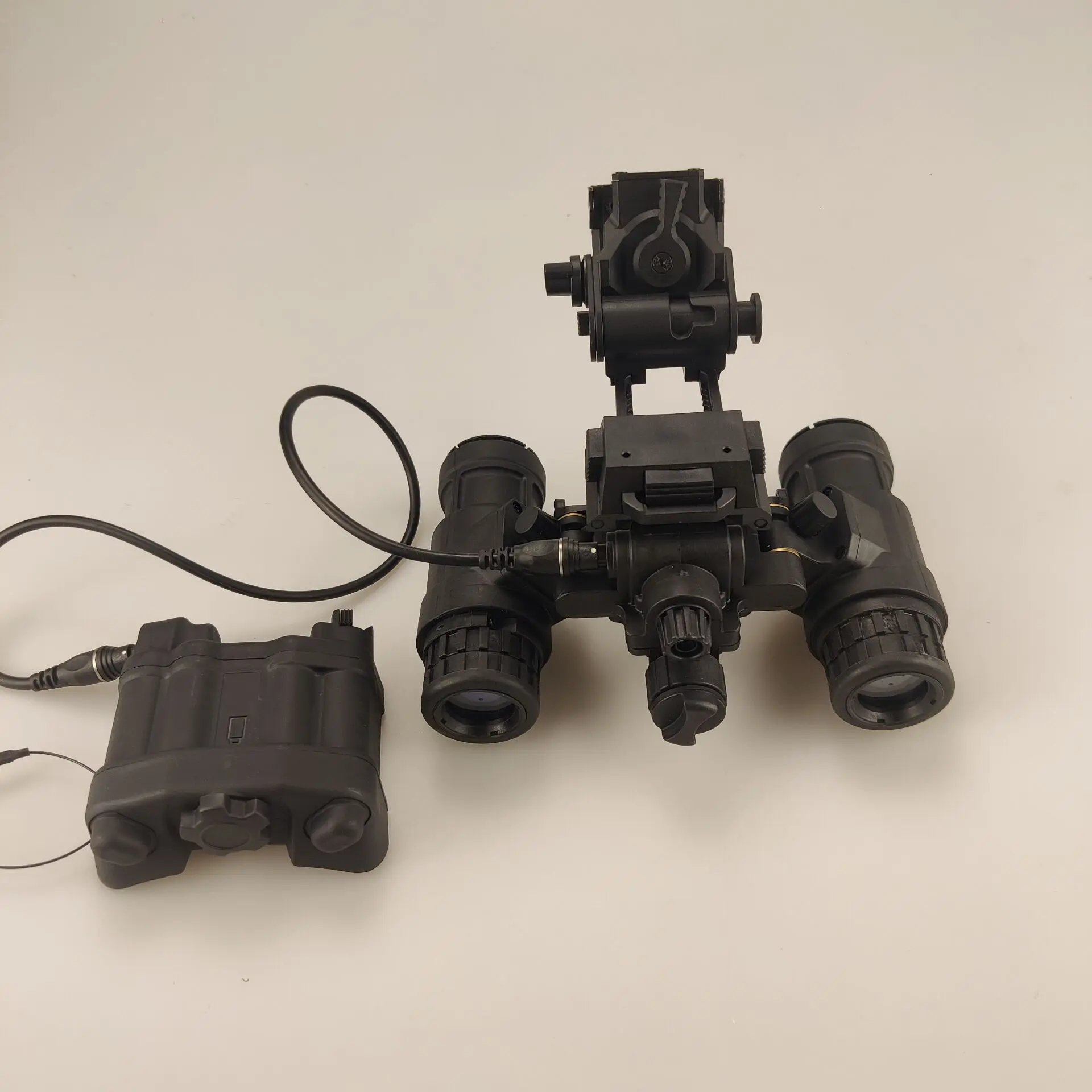 FMA táctico Airsoft Binocular visión nocturna no funcional/versión luminosa modelo AN/PVS31 modelo simulado con caja de batería TB1284 - imagen 3