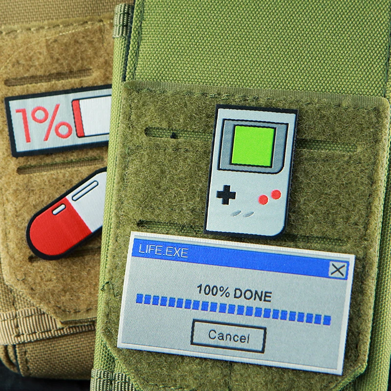 Parche táctico bordado cápsula batería – Insignia retro - imagen 4