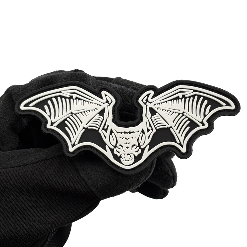 Parches de gancho y bucle de murciélago, PVC, capítulo de moral, ropa para exteriores, mochila, insignia de parche noctilucente diy - imagen 3
