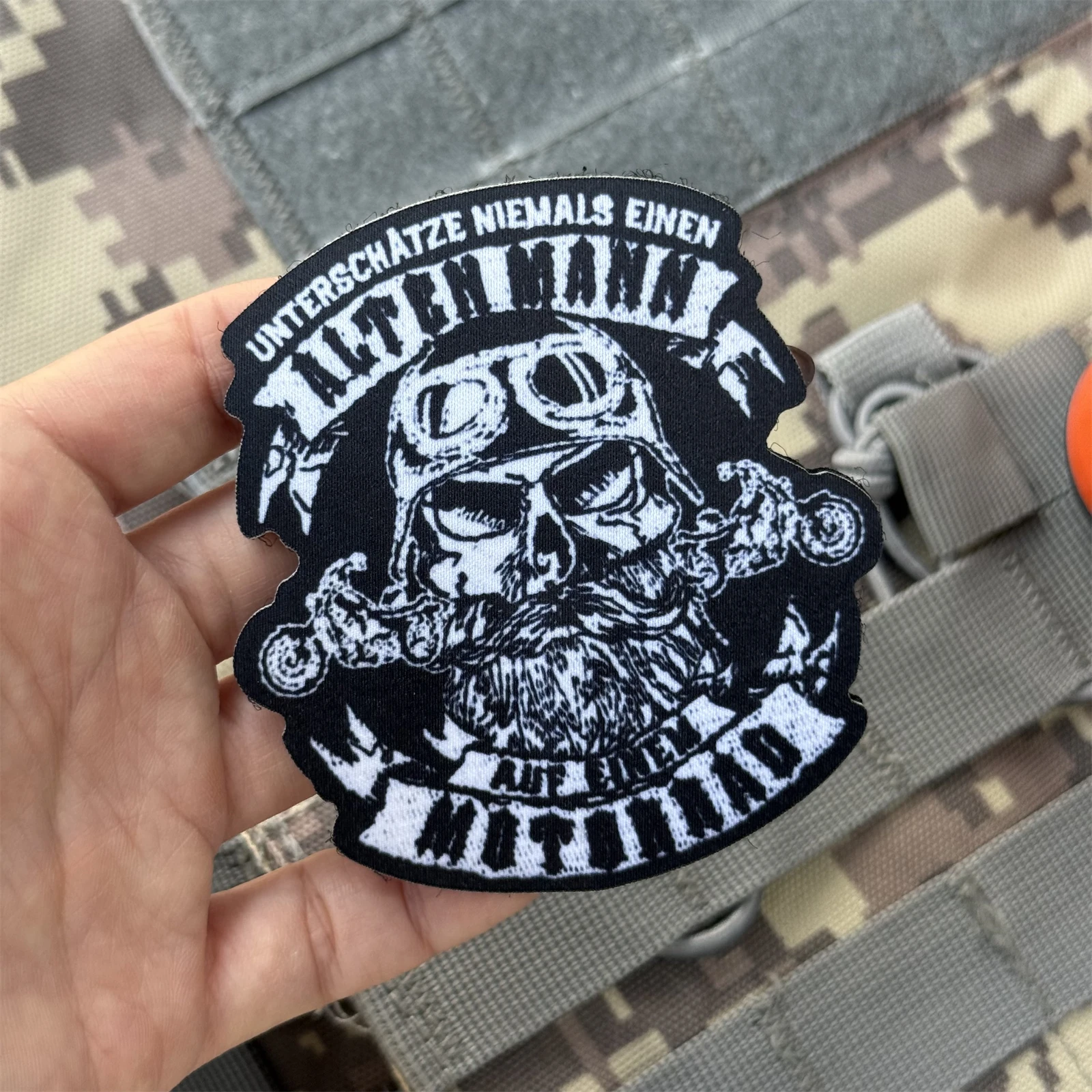 Parche Chevron de anciano en una motocicleta, insignia de moral táctica, apliques del ejército militar, parches de gancho y bucle impresos para ropa - imagen 5