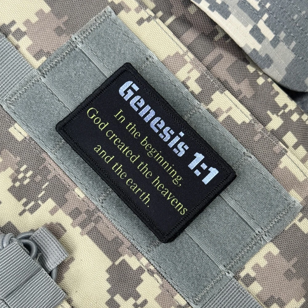 Genesis 1:1 versículo de la Biblia parche divertido insignia de moral táctica gancho impreso y bucle mochila ropa pegatina decorativa brazalete