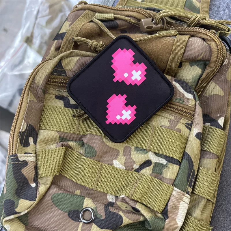Parche con estampado de corazón de dibujos animados para ropa, insignia de moral táctica, parches con gancho, brazalete para mochila