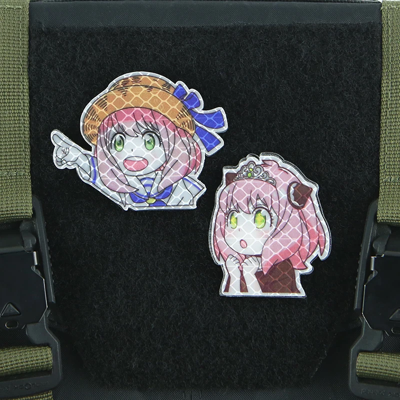 Parche acrílico reflectante nocturno, familia espía, casa de juego, Ania, insignia táctica de expresión bonita, brazalete periférico de animé - imagen 4