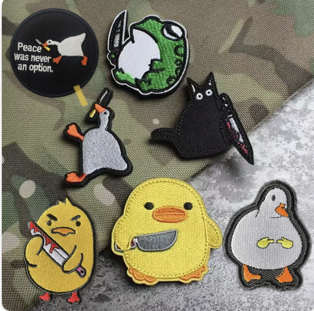 Cuchillo pato paz ganso enojado parche ganso grande cuchillo pequeño rana insignia táctica parches bordados en ropa mochila apliques