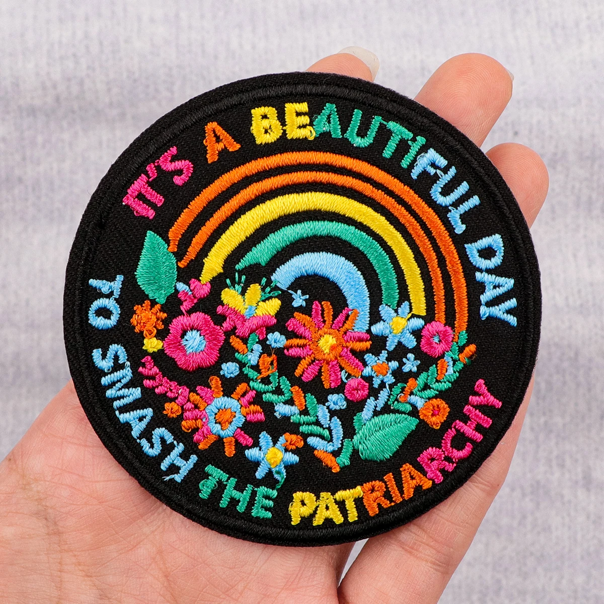 Parche bordado feminism ripstop – Termoadhesivo para ropa táctica - imagen 4