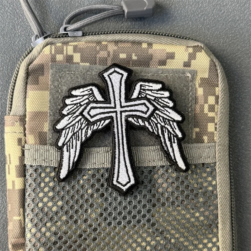 Parche "Cruz con alas", insignia de moral táctica, gancho bordado y bucle, mochila, ropa, accesorios decorativos, pegatina, brazalete - imagen 4