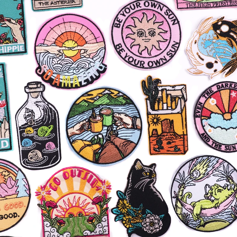 Nuevo parche bordado para acampar en montaña, chaquetas para coser DIY, parche de dibujos animados/animales, parches termoadhesivos para ropa