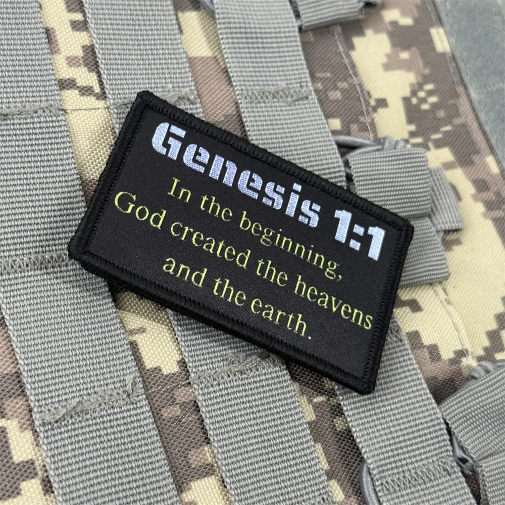 Genesis 1:1 versículo de la Biblia parche divertido insignia de moral táctica gancho impreso y bucle mochila ropa pegatina decorativa brazalete - imagen 3