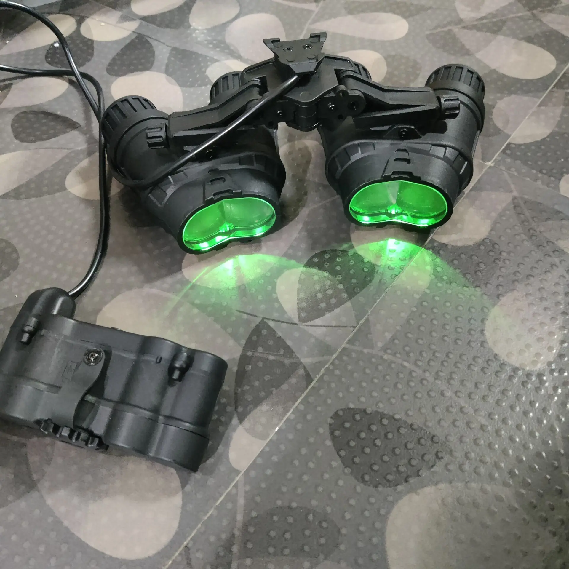 Versión luminosa GPNVG-18 modelo NVG de cuatro ojos Airsoft plegable lateral dispositivo de visión nocturna panorámica modelo para casco de tiro de caza - imagen 5