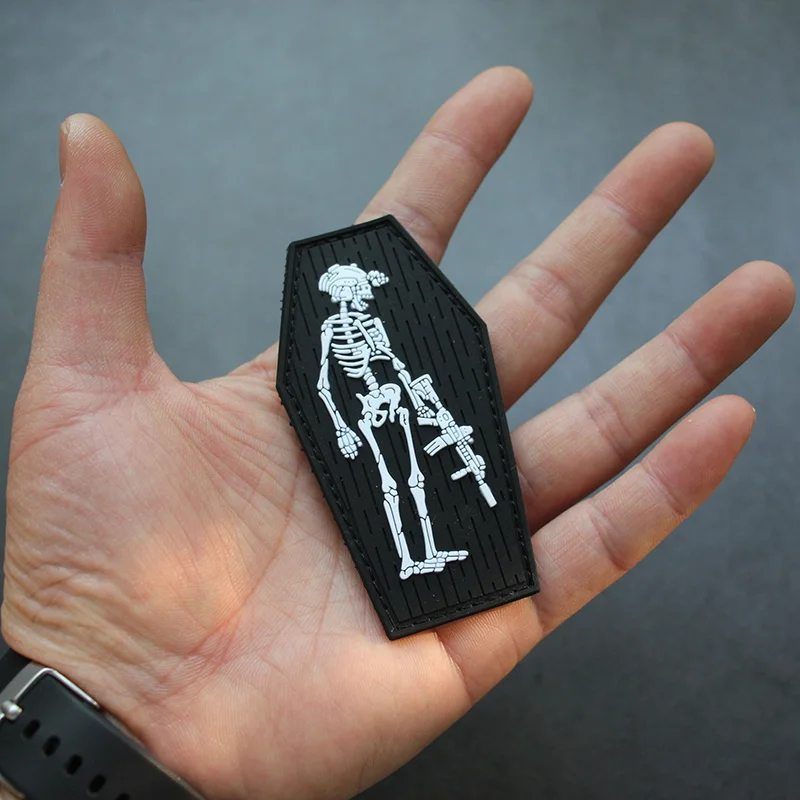 Parches luminosos de PVC con esqueleto 3D, armas de lucha con Calavera, dispositivo militar de visión nocturna, insignias de casco al aire libre para ropa, decoración de chaleco - imagen 4